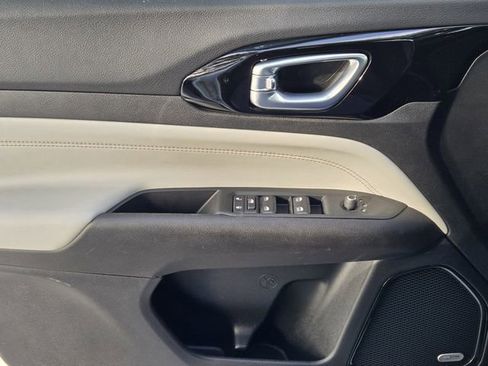 Used 2022 Jeep Compass Limited w/ Sun and Sound Group image 25