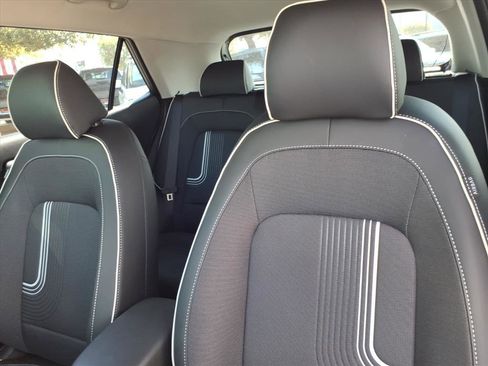 Certified 2025 Hyundai Venue Limited image 13