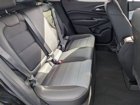 Used 2025 Chevrolet Trax LT w/ LT Convenience Package image 27