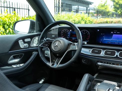 Used 2024 Mercedes-Benz GLE 350 4MATIC image 32