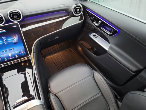 Used 2023 Mercedes-Benz GLC 300 4MATIC image 15