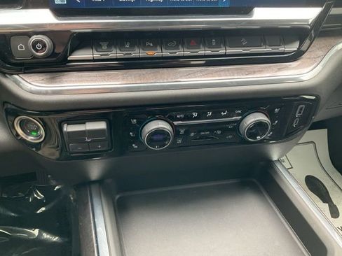 Used 2025 Chevrolet Silverado 3500 LTZ image 15