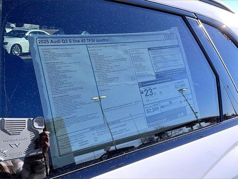 New 2025 Audi Q3 2.0T Premium image 14