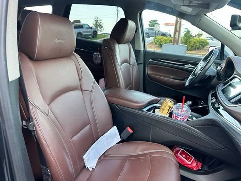 Used 2019 Buick Enclave Avenir w/ Avenir Technology Package AWD/4WD image 14