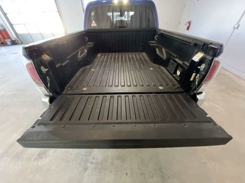 Used 2023 Toyota Tacoma TRD Off-Road image 23