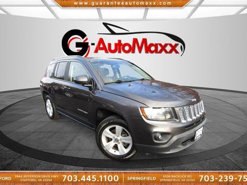 Used 2017 Jeep Compass Latitude image 3