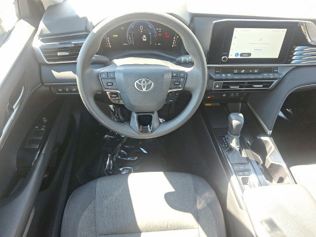 Used 2025 Toyota Camry LE FWD image 11