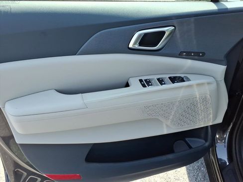 New 2026 Kia Carnival EX FWD image 15