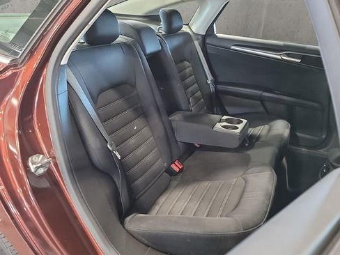Used 2015 Ford Fusion SE image 19