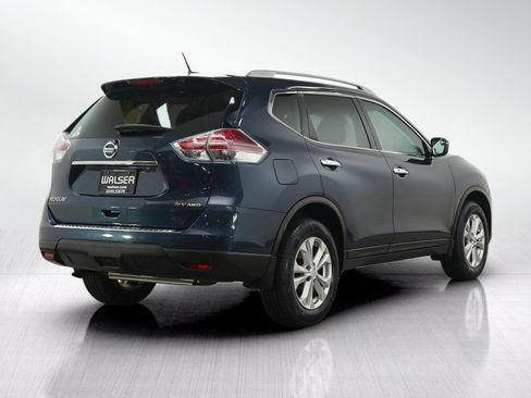 Used 2016 Nissan Rogue SV w/ SV Moonroof Package AWD/4WD image 6