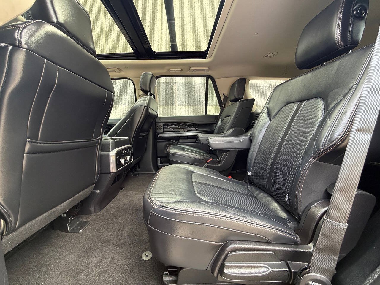 Used 2019 Ford Expedition Platinum AWD/4WD image 24