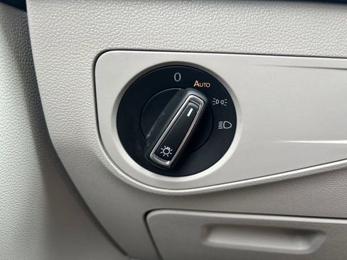 Certified 2023 Volkswagen Tiguan SE AWD/4WD image 19