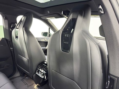 Used 2022 BMW iX xDrive50 w/ Premium Package image 40