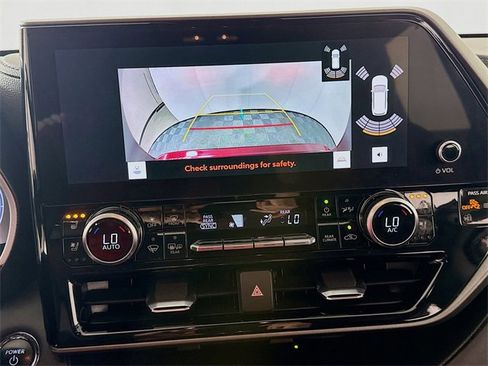 Used 2023 Toyota Highlander Limited image 20