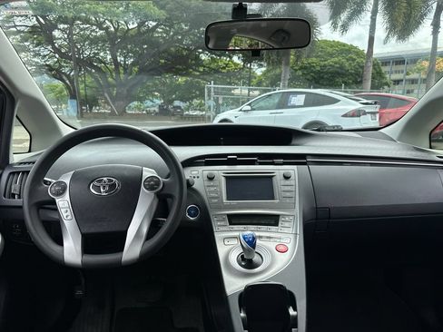 Used 2014 Toyota Prius Four FWD image 13