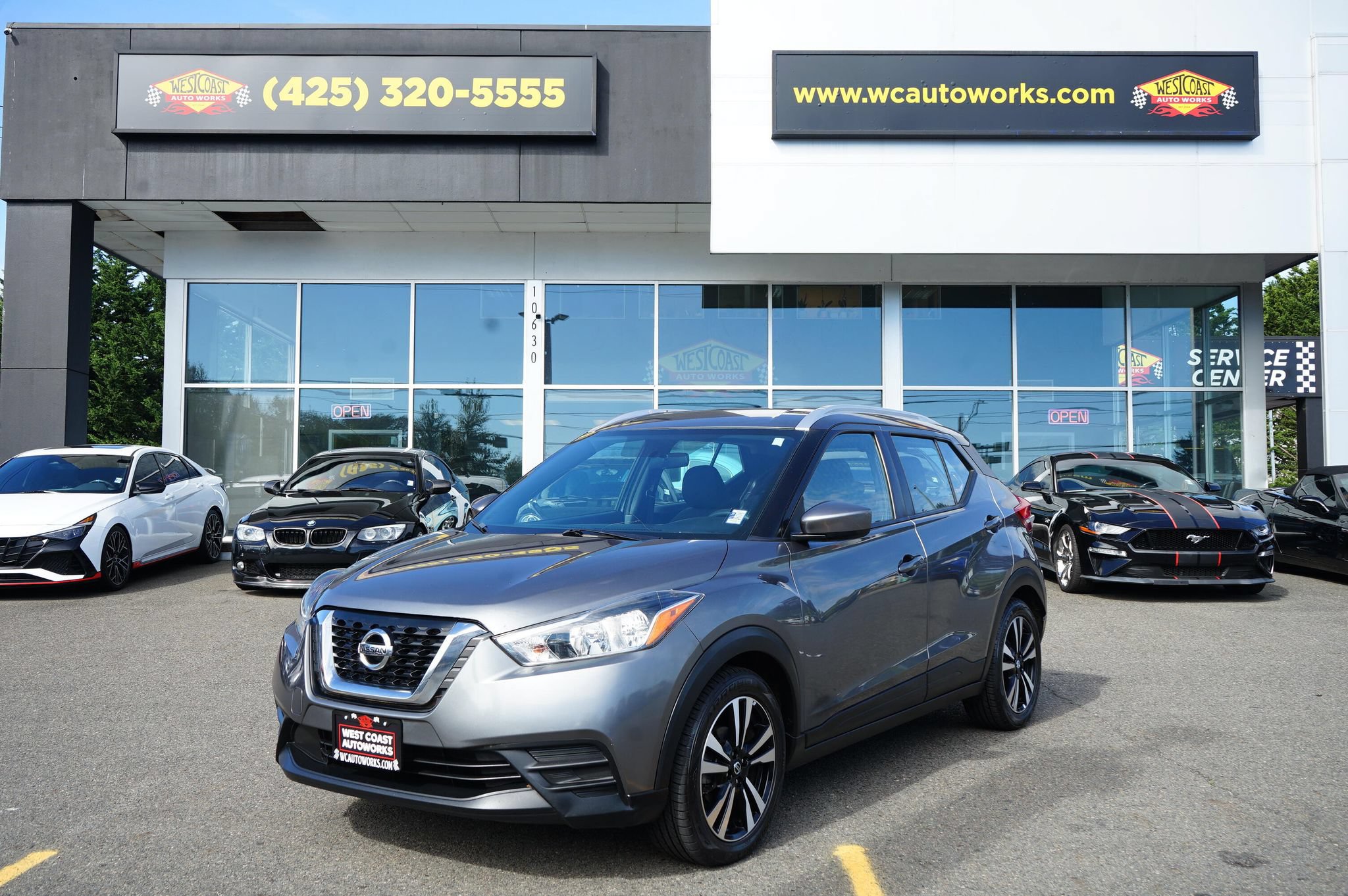 Used 2019 Nissan Kicks SV FWD image 1