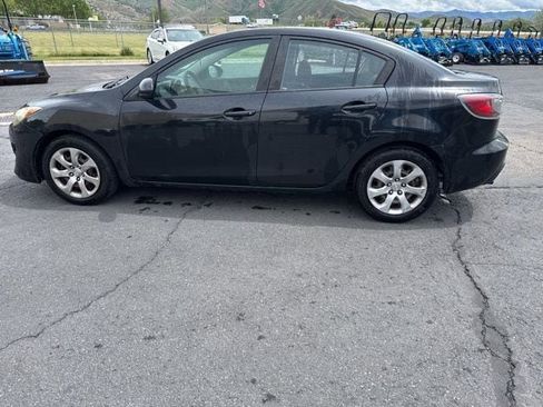 Used 2011 MAZDA MAZDA3 i Sport FWD image 3