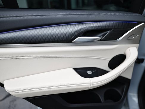 Used 2022 BMW X4 M40i w/ Premium Package image 22