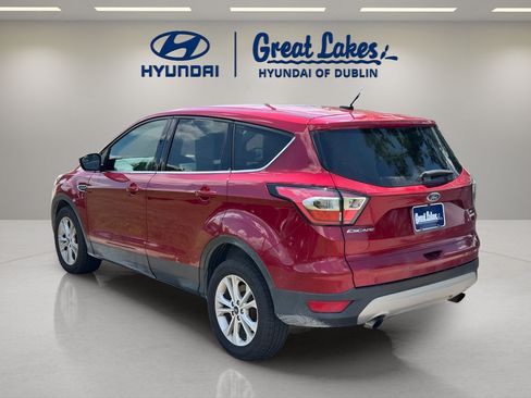 Used 2017 Ford Escape SE FWD image 3