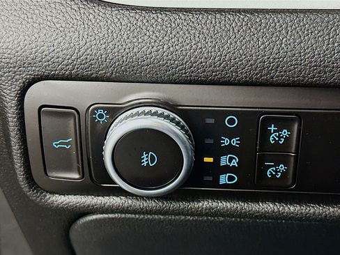 Used 2023 Ford Explorer XLT w/ Equipment Group 202A image 17