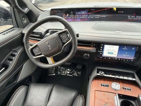 New 2026 Lincoln Navigator L Black Label AWD/4WD image 14