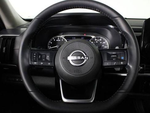 Certified 2024 Nissan Pathfinder SL FWD image 27