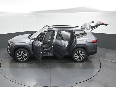 Used 2024 Volkswagen Atlas SE FWD image 49