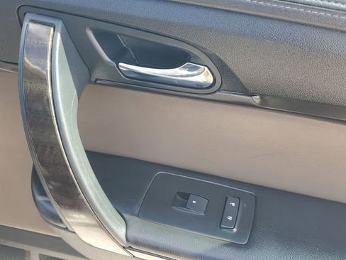 Used 2014 GMC Acadia SLT image 46