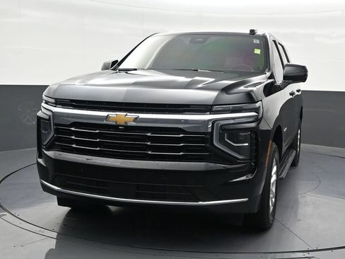 Used 2025 Chevrolet Tahoe LS RWD image 9