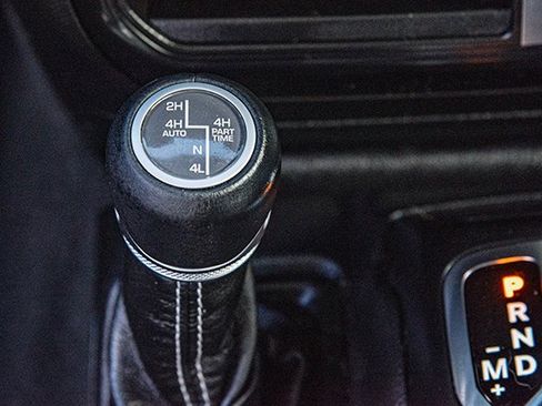 Used 2022 Jeep Wrangler Unlimited Sahara w/ Cold Weather Group image 21