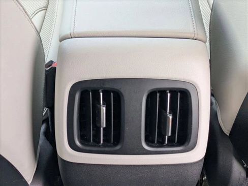 Used 2022 Hyundai Tucson Limited image 18