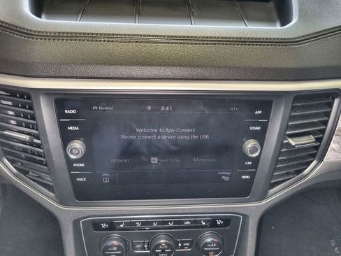 Used 2020 Volkswagen Atlas Cross Sport SE image 18