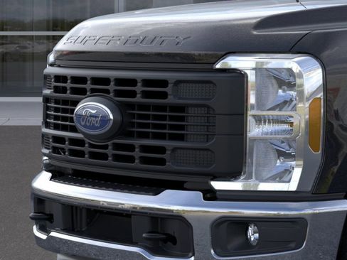 New 2026 Ford F350 XL w/ XL Chrome Package image 17