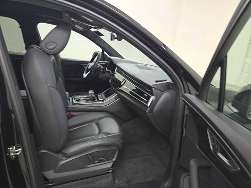 Used 2023 Audi Q7 2.0T Premium Plus w/ Premium Plus Package AWD/4WD image 5