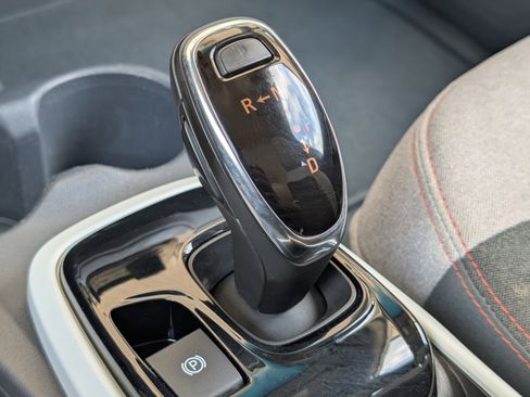 Used 2018 Chevrolet Bolt LT FWD image 30