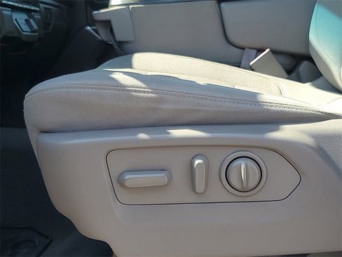 Used 2022 Chevrolet Silverado 1500 LT image 13