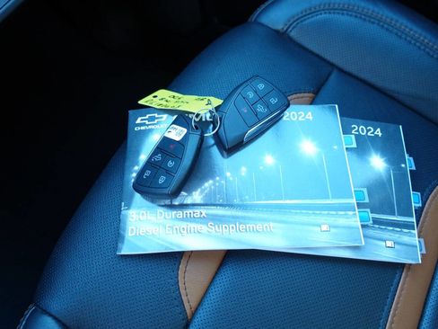 Used 2024 GMC Sierra 1500 AT4 image 44