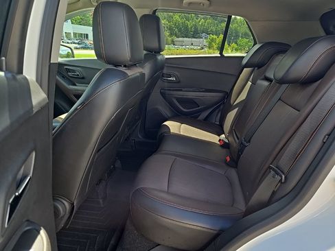 Used 2015 Chevrolet Trax LT w/ LT Plus Package FWD image 17