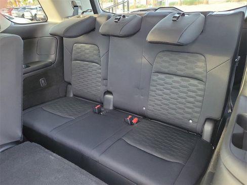 Used 2025 Nissan Pathfinder S image 21