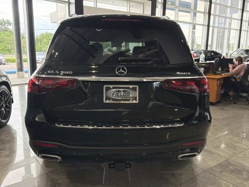 New 2026 Mercedes-Benz GLS 580 4MATIC image 3