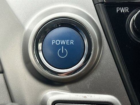Used 2017 Toyota Prius V Five FWD image 20