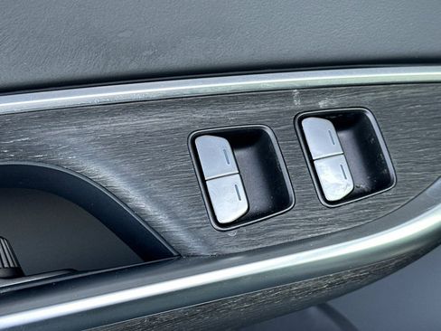 Used 2024 Lucid Air Pure image 13