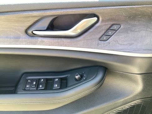 New 2025 Jeep Grand Cherokee Limited image 25