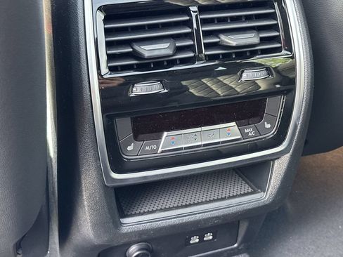 Used 2027 BMW X7 xDrive40i w/ M Sport Package AWD/4WD image 24