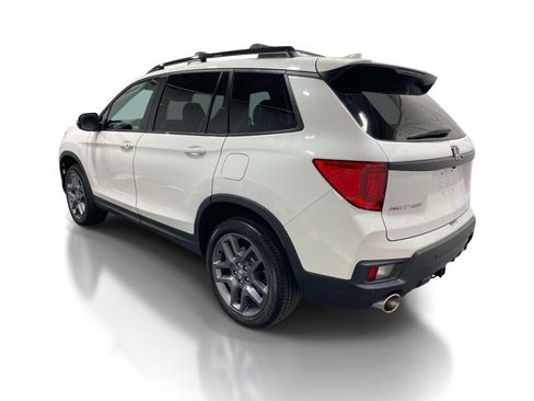 Used 2023 Honda Passport EX-L image 2