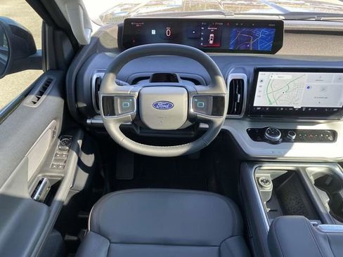 New 2025 Ford Expedition Max Active image 10