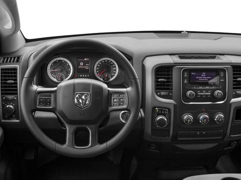 Used 2017 RAM 1500 Express AWD/4WD image 10