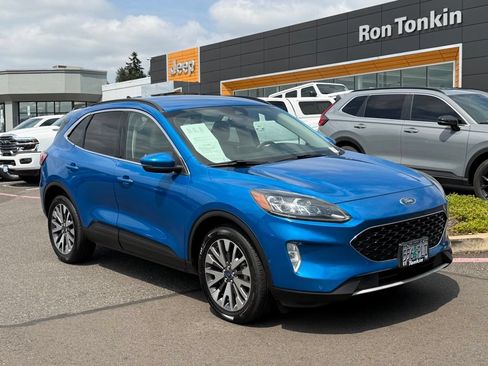 Used 2020 Ford Escape Titanium AWD/4WD image 2