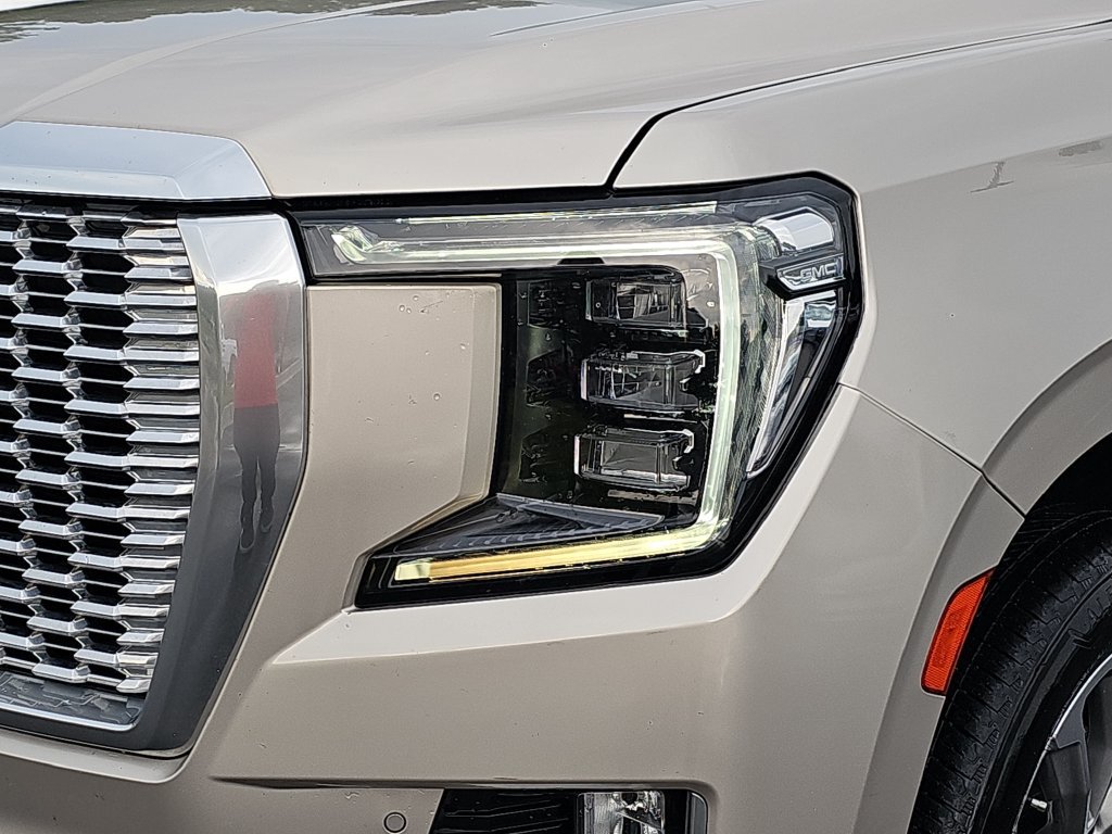 Used 2021 GMC Yukon Denali w/ Denali Ultimate Package RWD image 32