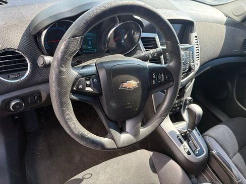 Used 2015 Chevrolet Cruze LT FWD image 11